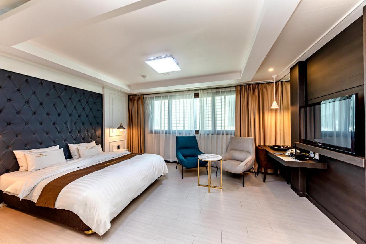 Hs Tourist Hotel Йосу Екстериор снимка