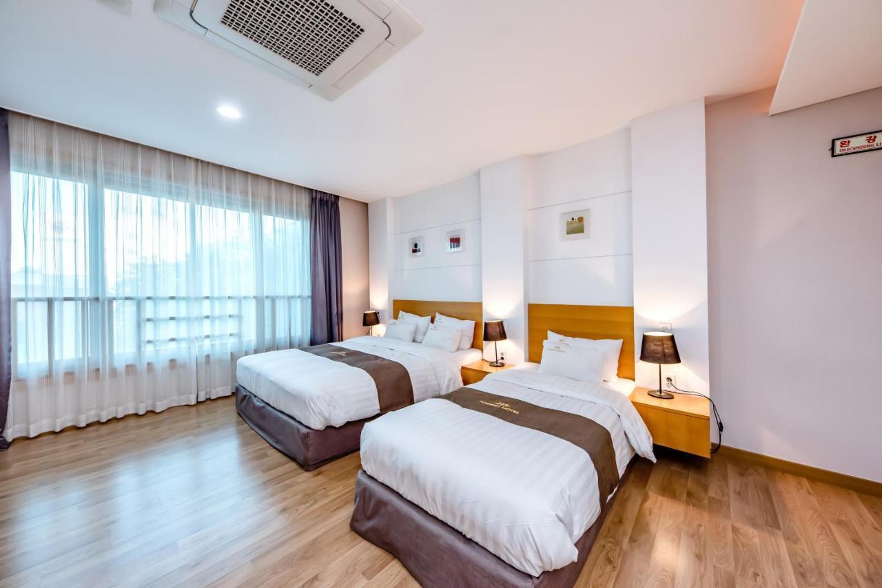 Hs Tourist Hotel Йосу Екстериор снимка