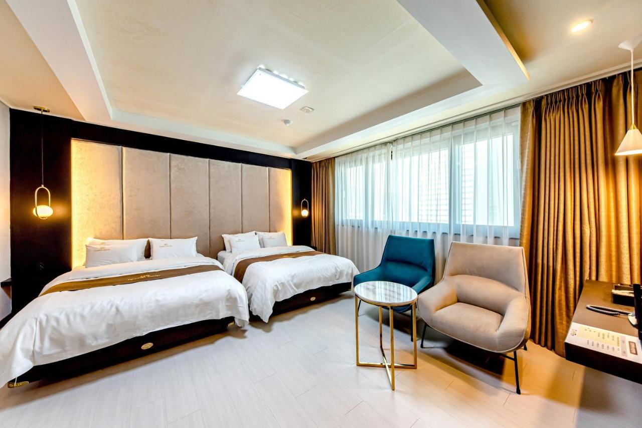 Hs Tourist Hotel Йосу Екстериор снимка
