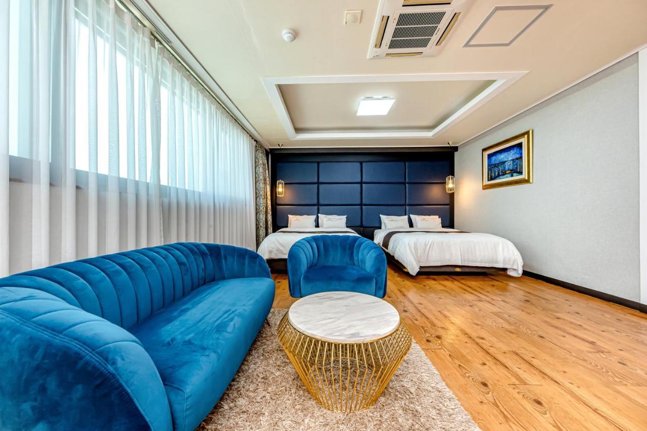 Hs Tourist Hotel Йосу Екстериор снимка