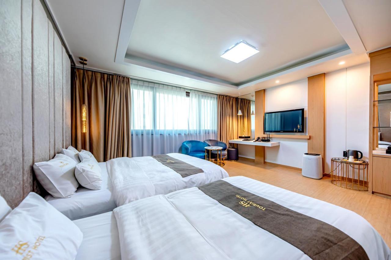 Hs Tourist Hotel Йосу Екстериор снимка