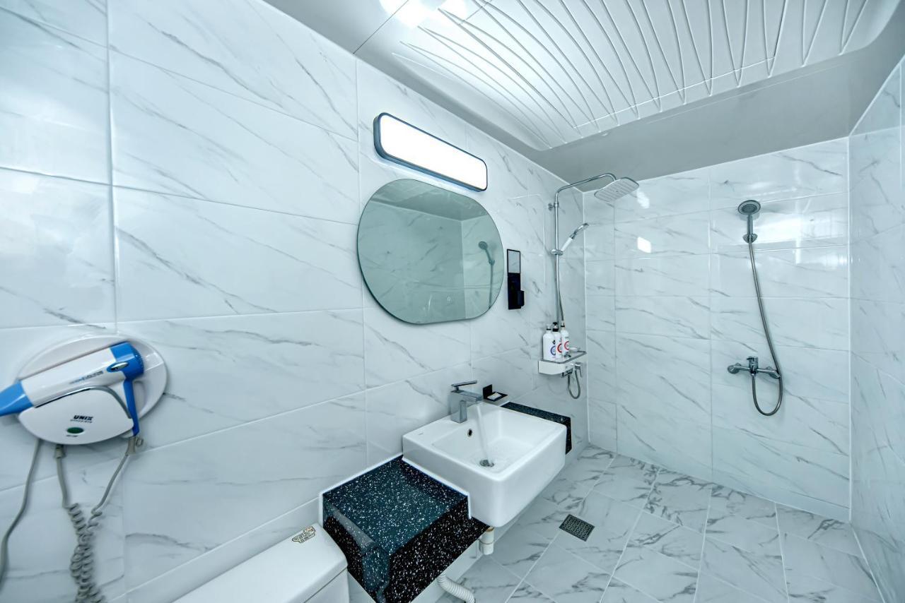 Hs Tourist Hotel Йосу Екстериор снимка