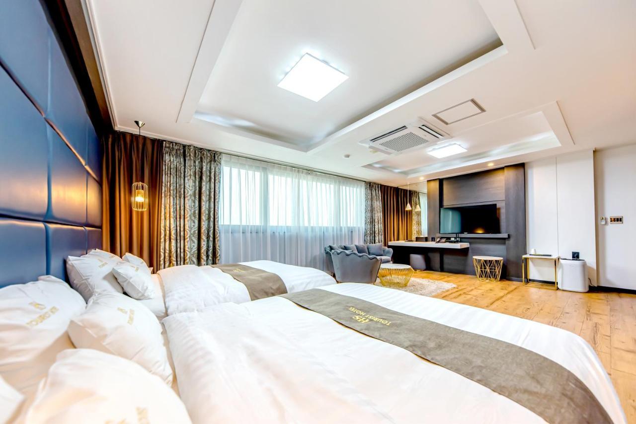 Hs Tourist Hotel Йосу Екстериор снимка