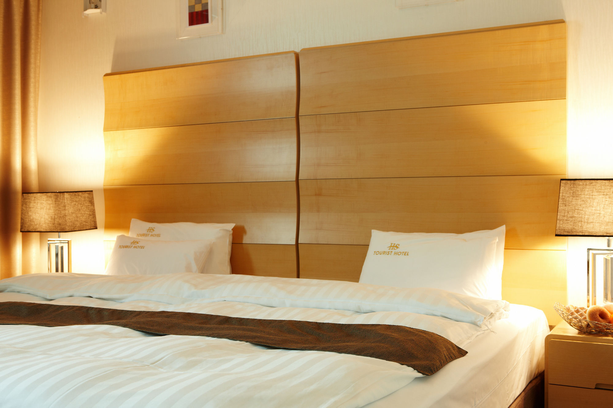 Hs Tourist Hotel Йосу Екстериор снимка
