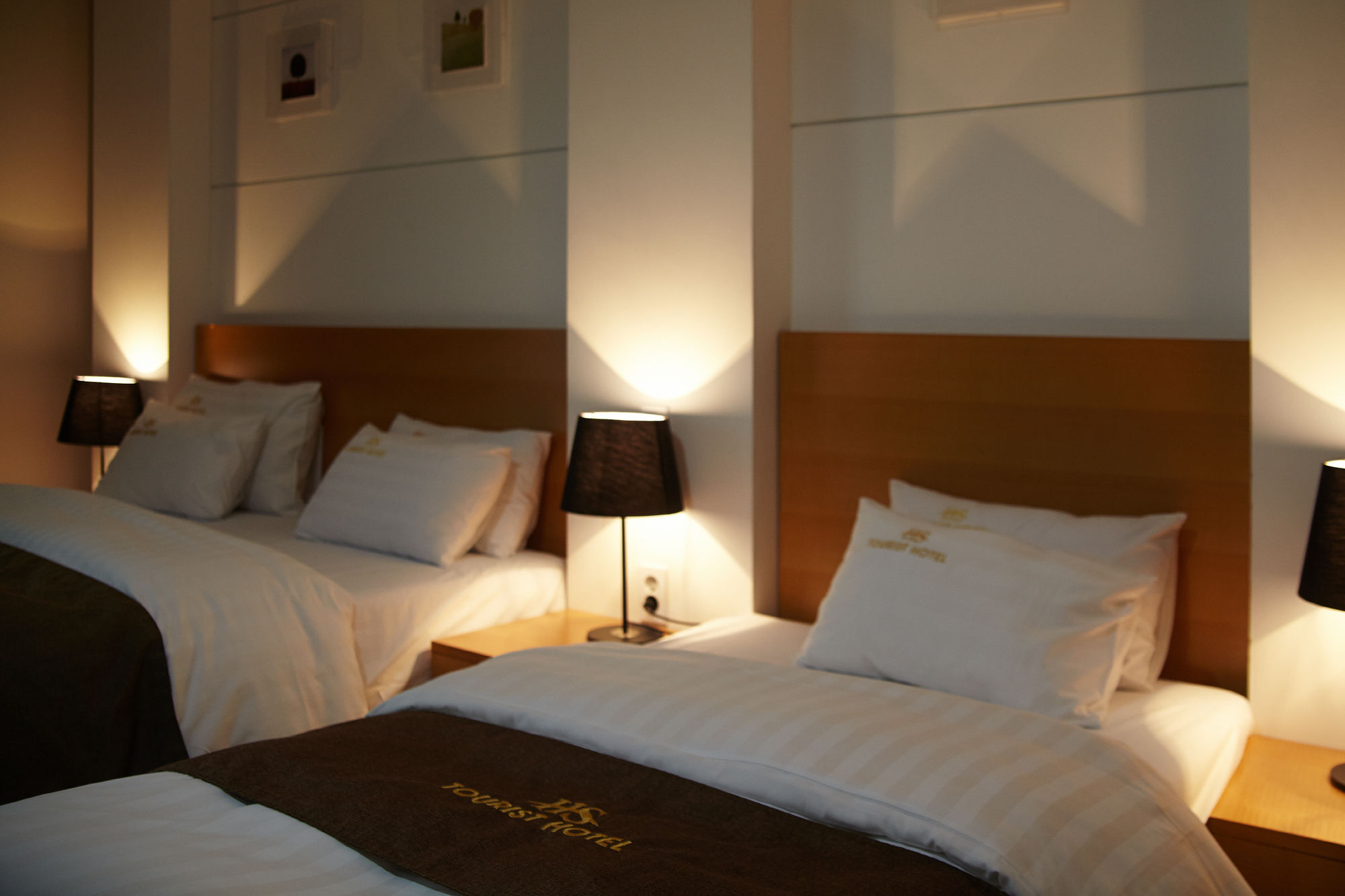 Hs Tourist Hotel Йосу Екстериор снимка