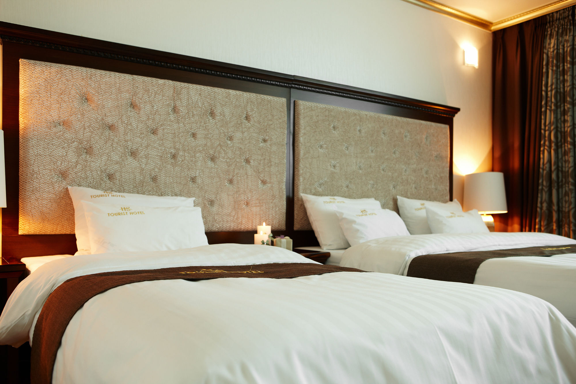 Hs Tourist Hotel Йосу Екстериор снимка
