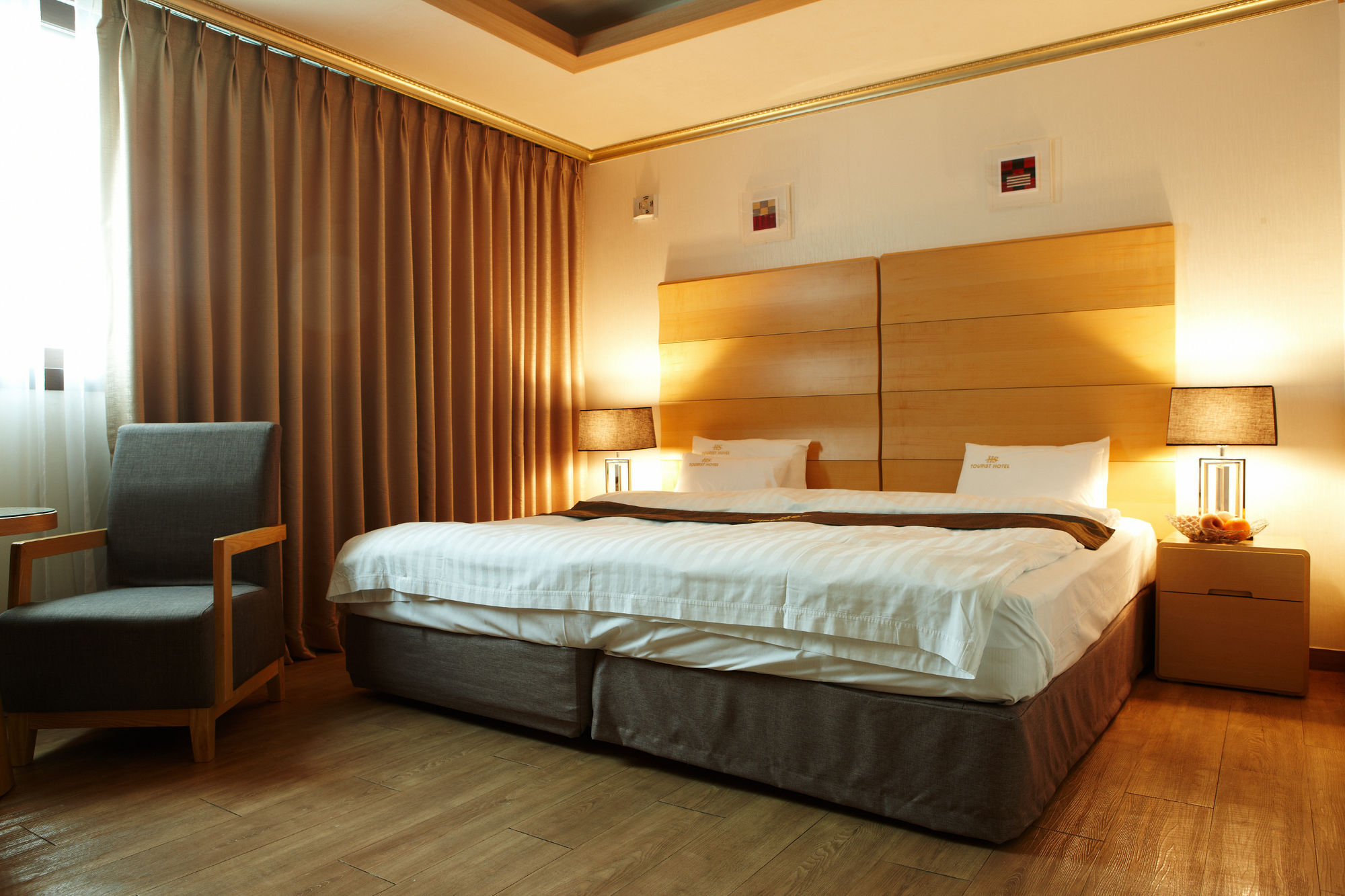 Hs Tourist Hotel Йосу Екстериор снимка