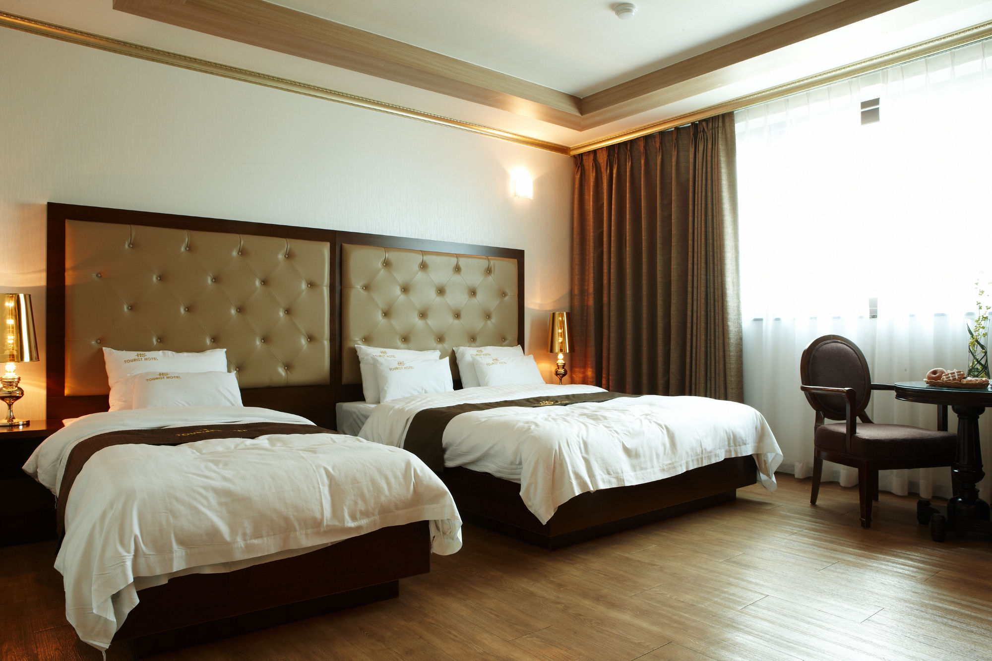 Hs Tourist Hotel Йосу Екстериор снимка