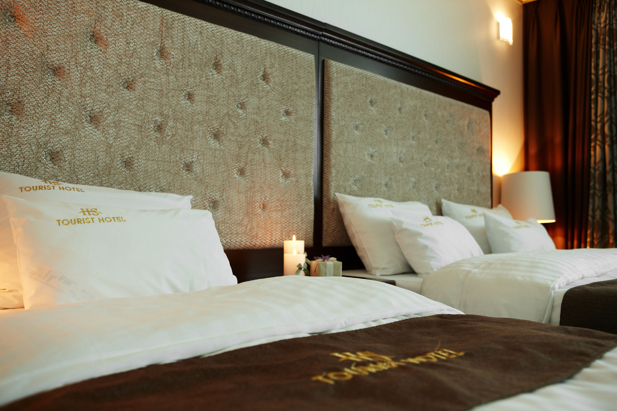 Hs Tourist Hotel Йосу Екстериор снимка